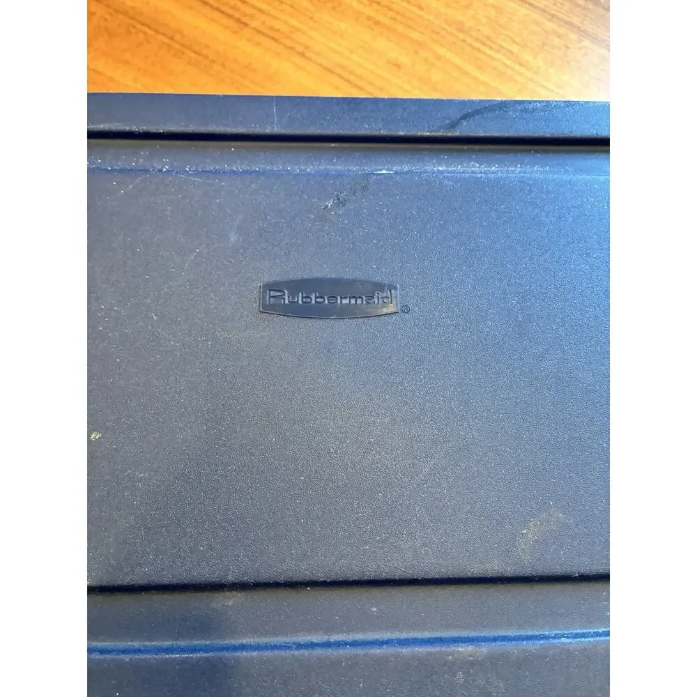 Vintage Rubbermaid 0286 2219 Blue Plastic Snap 1.1 Gal Storage Box Container